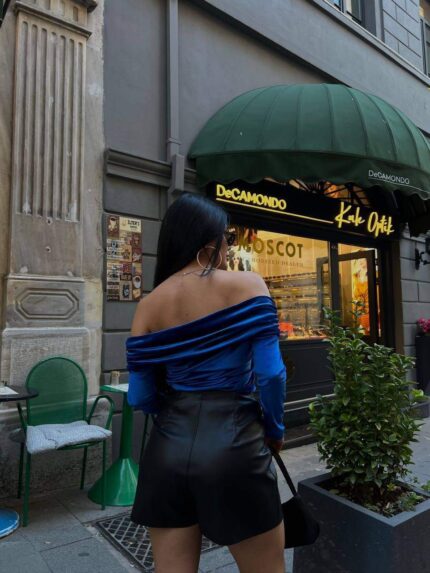 3749-3 MADONNA YAKA KADİFE BLUZ SAKS MAVİSİ